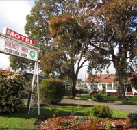 Highlander Haven Motel - Hotel Accommodation