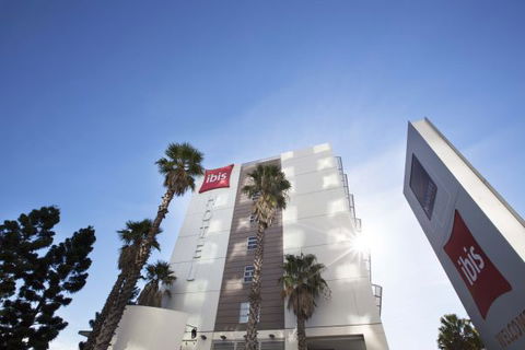 Ibis Sydney Olympic Park - Hotel Accommodation 0