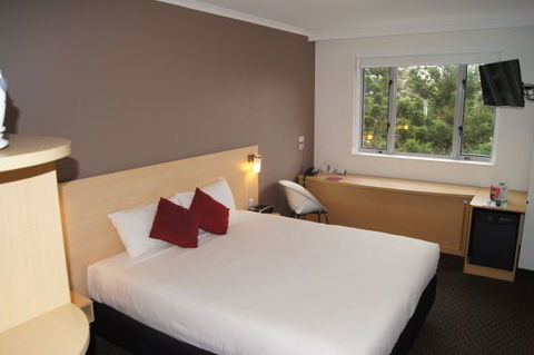 Ibis Sydney Olympic Park - Hotel Accommodation 1