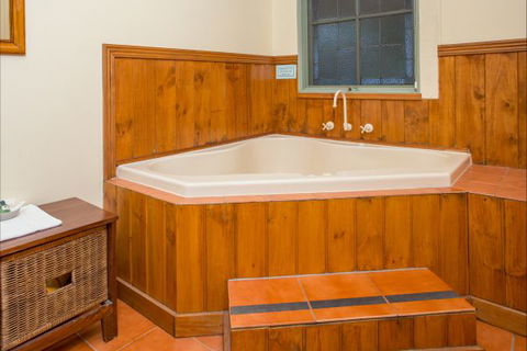 Kalimna Woods - Hotel Accommodation 2