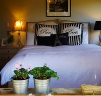 La Perrie Chalet Bed and Breakfast - Hotel Accommodation