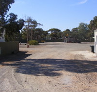 Woomera Traveller's Village and Caravan Park - Hotel Accommodation