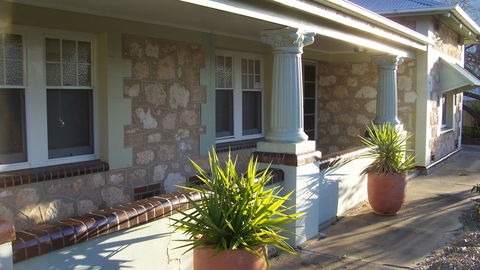 Naracoorte Cottages - MacDonnell House - Hotel Accommodation 0