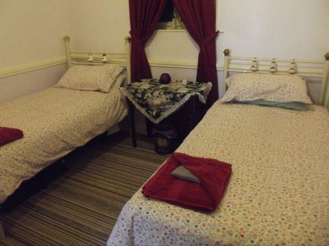 Olive Grove Retreat - Hotel Accommodation 4