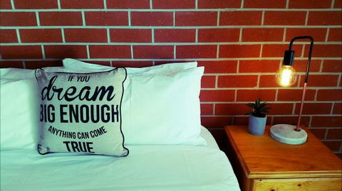 Pyrenees Motel - Hotel Accommodation 0