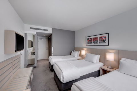 Travelodge Hotel Melbourne Docklands - Hotel Accommodation 2
