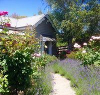 Valley View Cottage - Hotel Accommodation