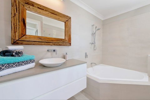 Apricari - Hotel Accommodation 8