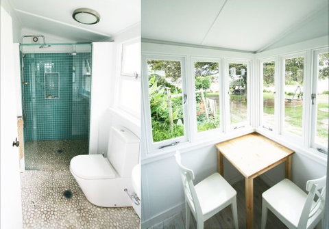 Aurora Beachfront Cottage - Hotel Accommodation 5