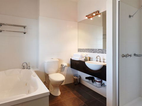 Auldington - Hotel Accommodation 4