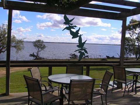 Barmera North Lake Caravan Park - Hotel Accommodation 3