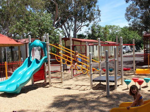 Barwon River Holiday Park - Hotel Accommodation 2
