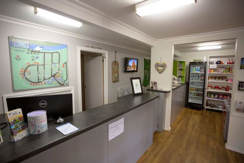 Bright Freeburgh Caravan Park - Hotel Accommodation 7