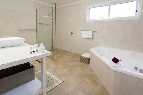 Brookfield Guesthouse - Hotel Accommodation 6