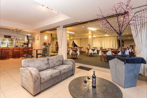 Camelot Motel And Licenced Restaurant - Hotel Accommodation 2