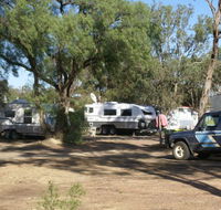 Inglewood Motel and Caravan Park - Hotel Accommodation