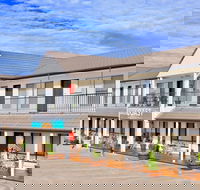 COAST Motel and Apartments - Hotel Accommodation