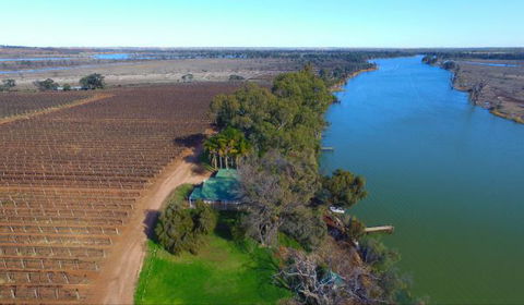 Mundic Waterfront Cottages - Hotel Accommodation 0