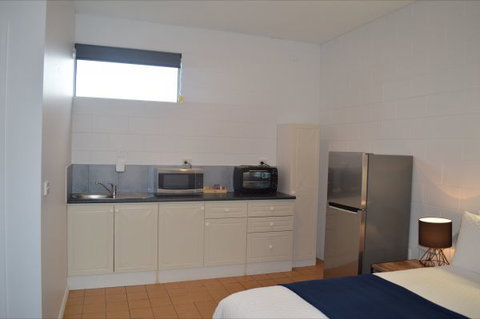 Penguin Seaside Motel - Hotel Accommodation 2