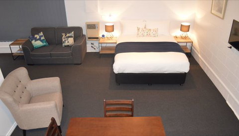 Penguin Seaside Motel - Hotel Accommodation 3