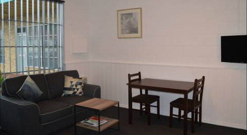 Penguin Seaside Motel - Hotel Accommodation 4