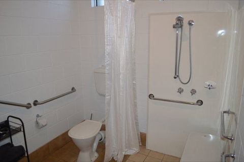 Penguin Seaside Motel - Hotel Accommodation 5