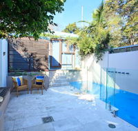 Queens Park Beach House - Hotel Accommodation
