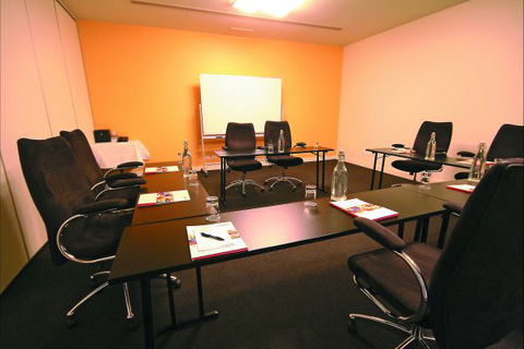 Ramada Encore Dandenong - Hotel Accommodation 0