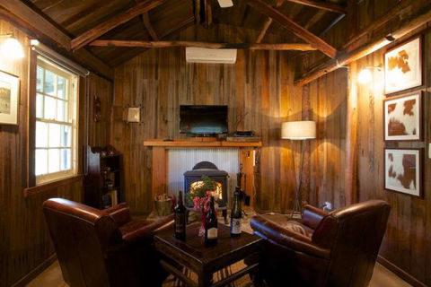 Riverdowns - Hotel Accommodation 3