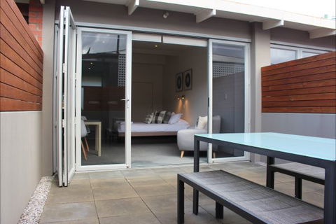 Sandy Bay Studio Apartment - Hotel Accommodation 1