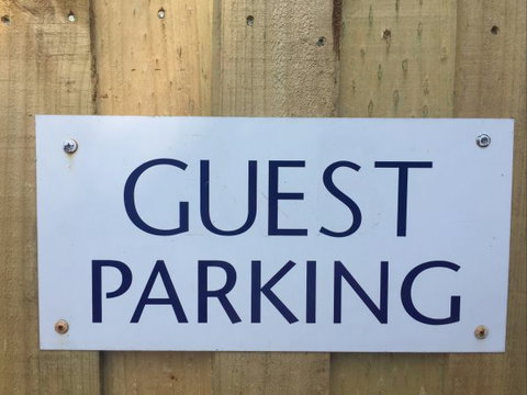 Springtide Studio Apartments - Hotel Accommodation 3