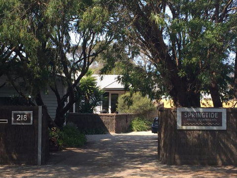 Springtide Studio Apartments - Hotel Accommodation 4