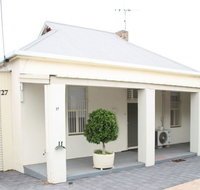 Squatters Cottage - Hotel Accommodation