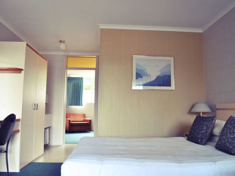 Sunrise Devonport - Hotel Accommodation 2
