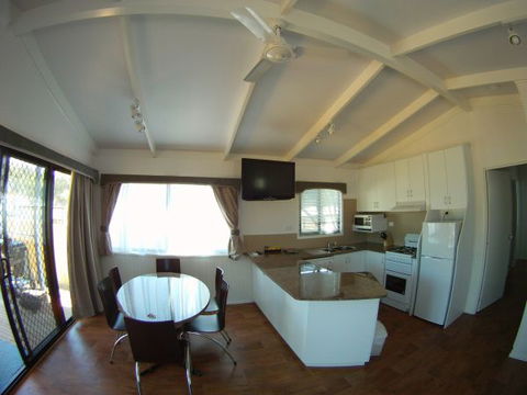 Torquay Foreshore Caravan Park - Hotel Accommodation 5