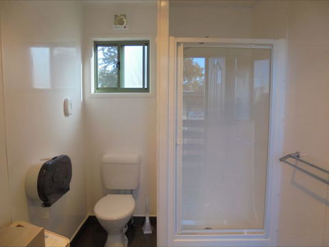 Wagga Wagga Tourist Park - Hotel Accommodation 4