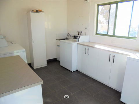 Wagga Wagga Tourist Park - Hotel Accommodation 5