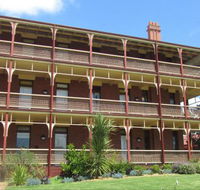 Yarra House - Hotel Accommodation