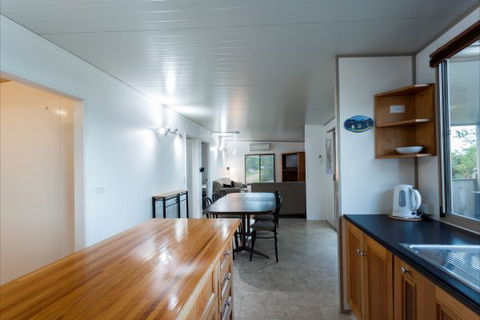 Yanakie Caravan Park - Hotel Accommodation 6