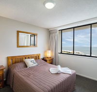 Kings Row Holiday Apartments - Hotel Accommodation
