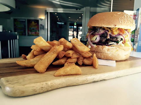 Premier Hotel - Hotel Accommodation 8