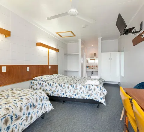 INNISFAIL CITY MOTEL - Hotel Accommodation 0