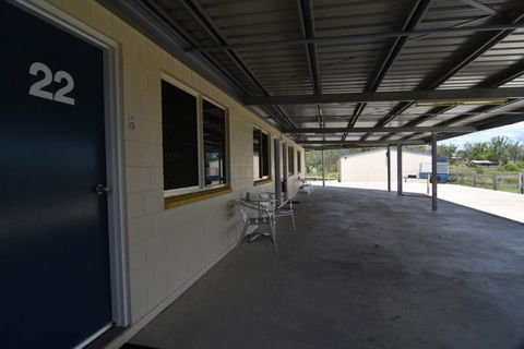 Billabong Motor Inn - Hotel Accommodation 11