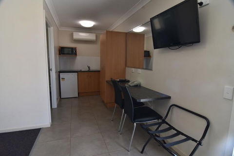 Billabong Motor Inn - Hotel Accommodation 4