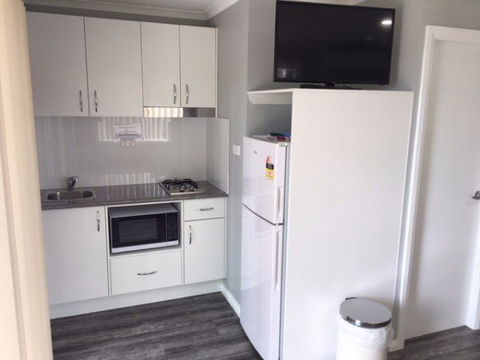 Canobolas Caravan Park - Hotel Accommodation 6