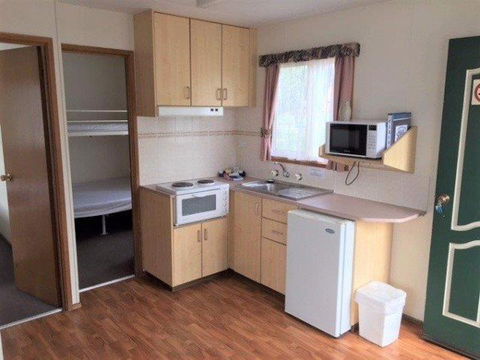 Canobolas Caravan Park - Hotel Accommodation 7