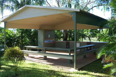 BIG4 Aussie Outback Oasis Holiday Park - Hotel Accommodation 4