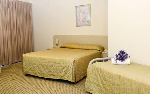 Motel 10 - Hotel Accommodation 2