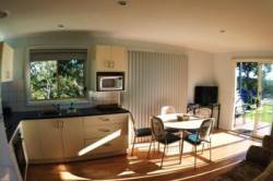 Beach Cabins Merimbula - Hotel Accommodation 8