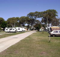 Beachmere RSL Caravan Park - Hotel Accommodation